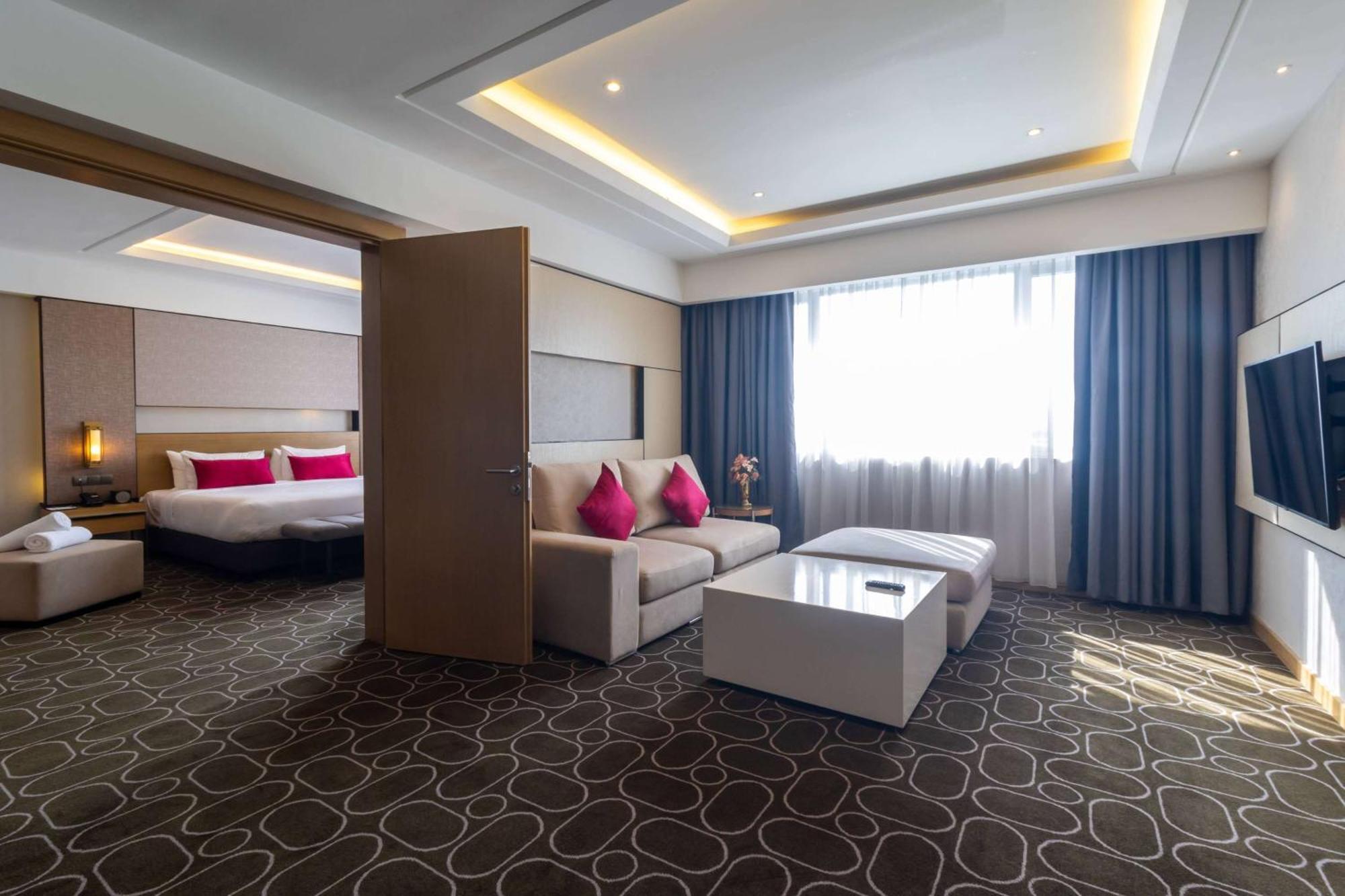 Wyndham Acmar Hotel 5*