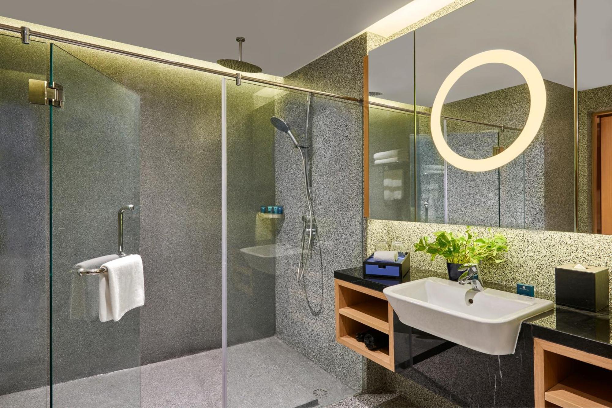 Wyndham Acmar Hotel